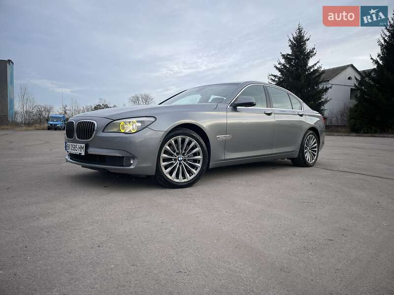 Седан BMW 7 Series 2010 в Ровно