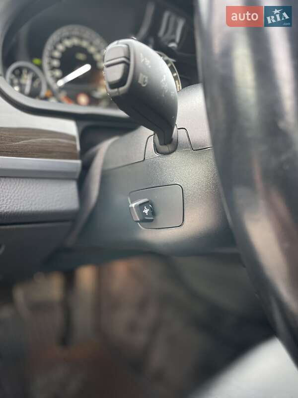 Седан BMW 7 Series 2010 в Ровно