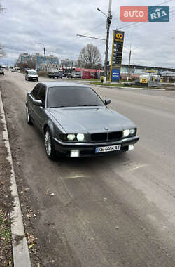 Седан BMW 7 Series 1995 в Днепре