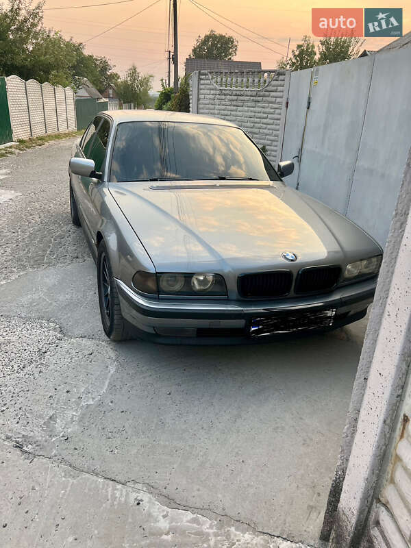 Седан BMW 7 Series 1995 в Днепре