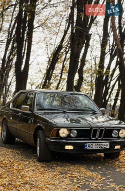 Седан BMW 7 Series 1982 в Хусті