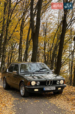 Седан BMW 7 Series 1982 в Хусті