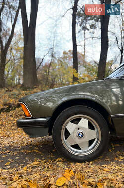 Седан BMW 7 Series 1982 в Хусті