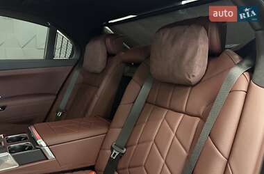 Седан BMW 7 Series 2023 в Тернополі