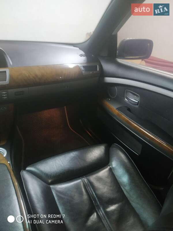 Седан BMW 7 Series 2003 в Первомайске