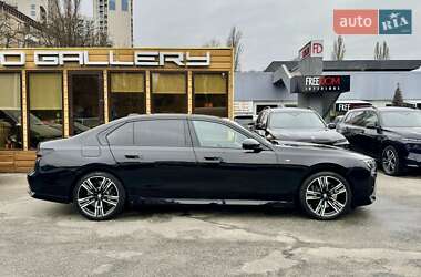 Седан BMW 7 Series 2024 в 