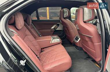 Седан BMW 7 Series 2024 в 