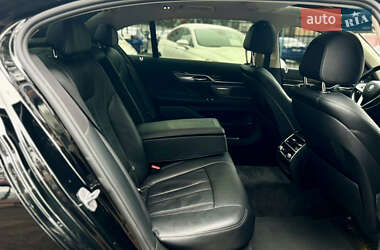 Седан BMW 7 Series 2016 в 