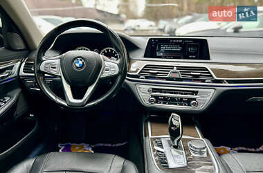 Седан BMW 7 Series 2016 в 