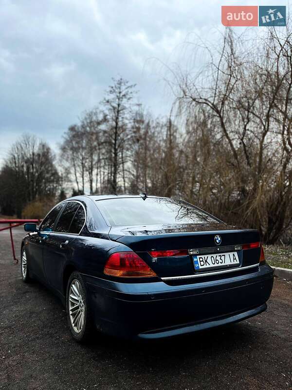 Седан BMW 7 Series 2003 в Дубні