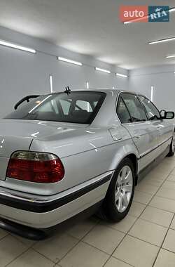 Седан BMW 7 Series 2001 в 