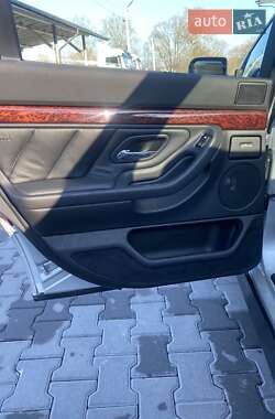 Седан BMW 7 Series 2001 в 
