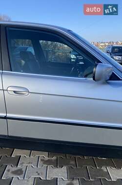 Седан BMW 7 Series 2001 в 
