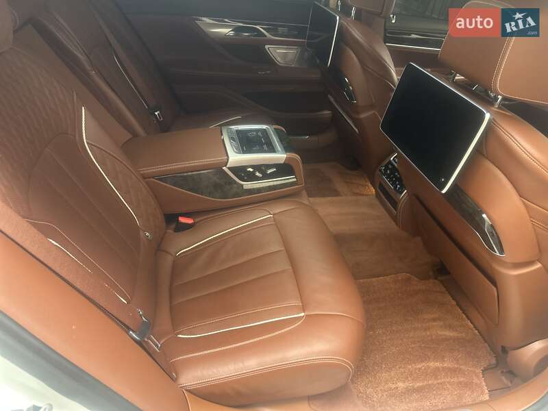 Седан BMW 7 Series 2017 в Одессе