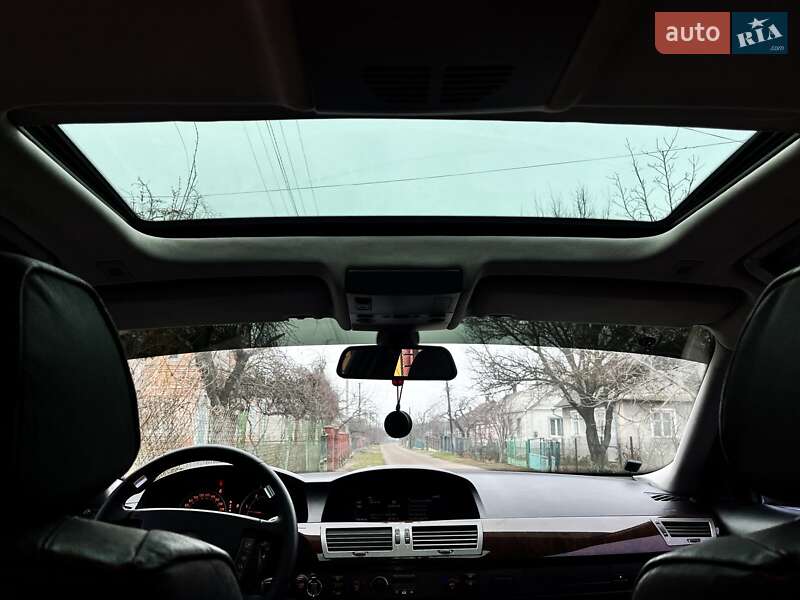Седан BMW 7 Series 2003 в Дубні