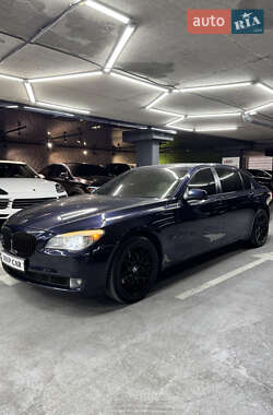 Седан BMW 7 Series 2012 в 