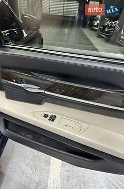 Седан BMW 7 Series 2012 в 