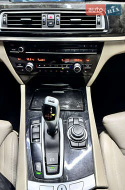 Седан BMW 7 Series 2012 в 