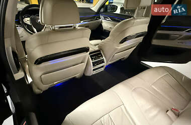 Седан BMW 7 Series 2016 в 