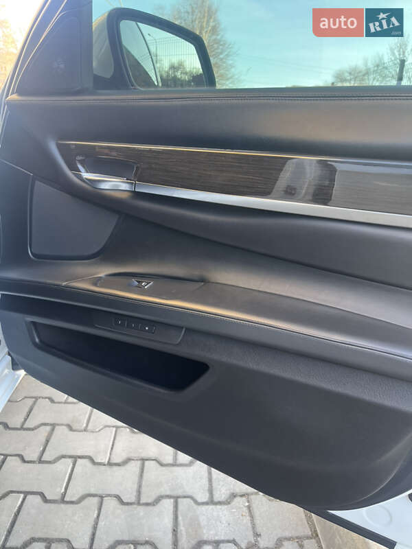Седан BMW 7 Series 2010 в Луцке