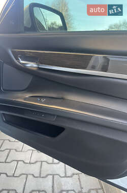 Седан BMW 7 Series 2010 в 