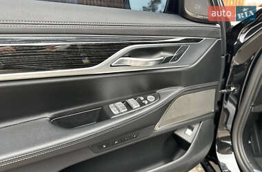 Седан BMW 7 Series 2019 в 
