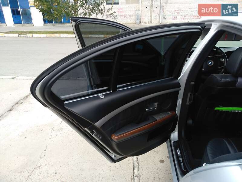 Седан BMW 7 Series 2004 в Херсоні
