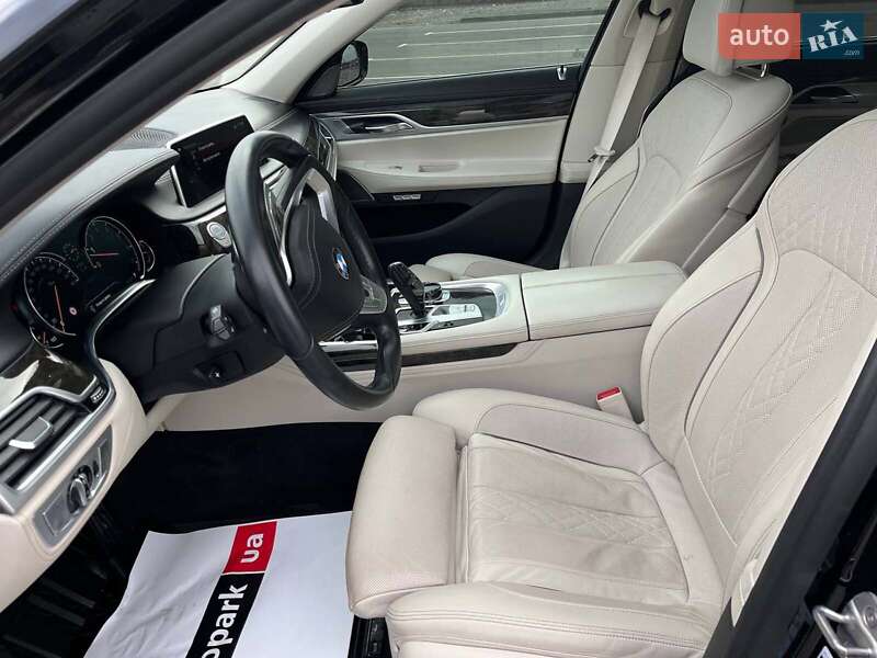 Седан BMW 7 Series 2018 в Львові