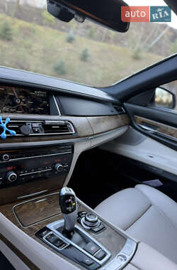 Седан BMW 7 Series 2013 в Чернівцях