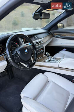 Седан BMW 7 Series 2013 в Чернівцях