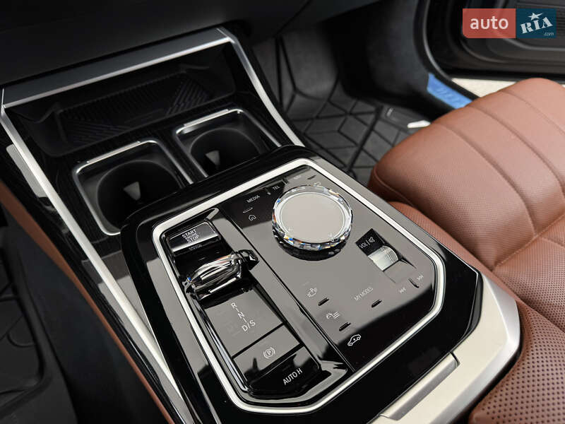 Седан BMW 7 Series 2023 в Киеве фото 24 Седан BMW 7 Series 2023 в Киеве