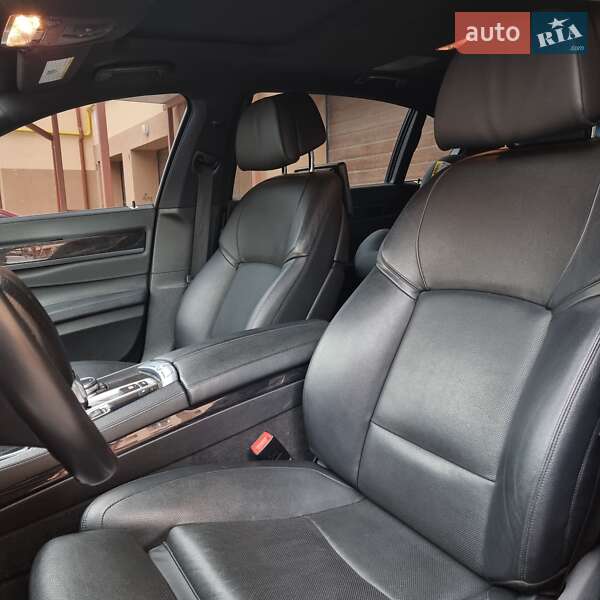 Седан BMW 7 Series 2014 в Львові