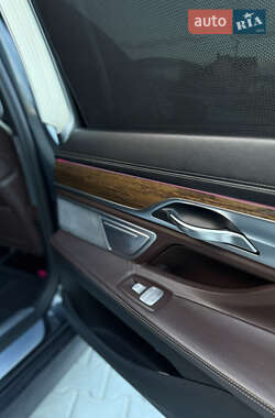 Седан BMW 7 Series 2016 в 