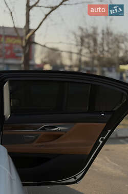 Седан BMW 7 Series 2015 в 