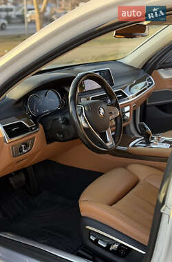 Седан BMW 7 Series 2015 в 