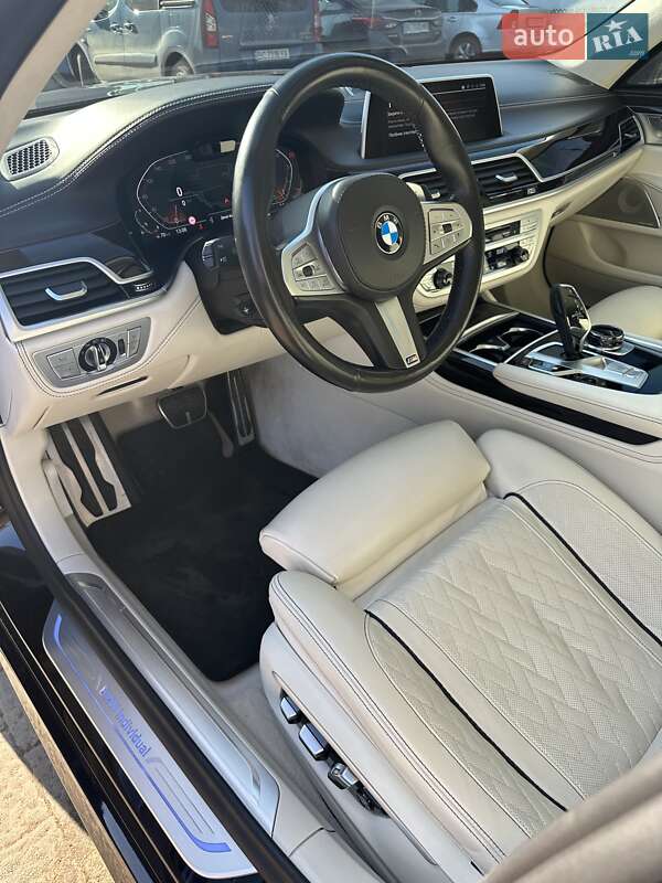 Седан BMW 7 Series 2021 в Львове