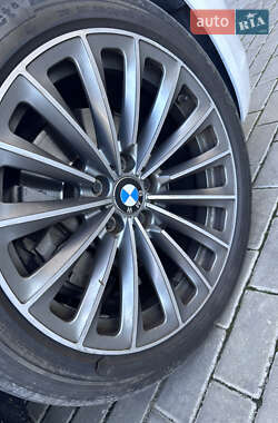 Седан BMW 7 Series 2010 в 