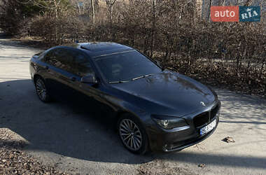 Седан BMW 7 Series 2010 в Львові