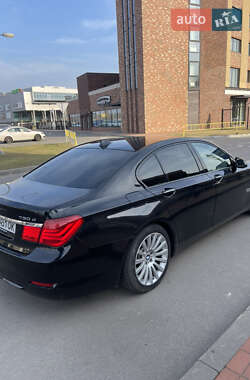 Седан BMW 7 Series 2010 в 