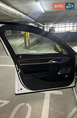 Седан BMW 7 Series 2019 в 