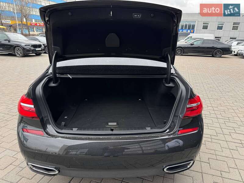 Седан BMW 7 Series 2017 в Виннице