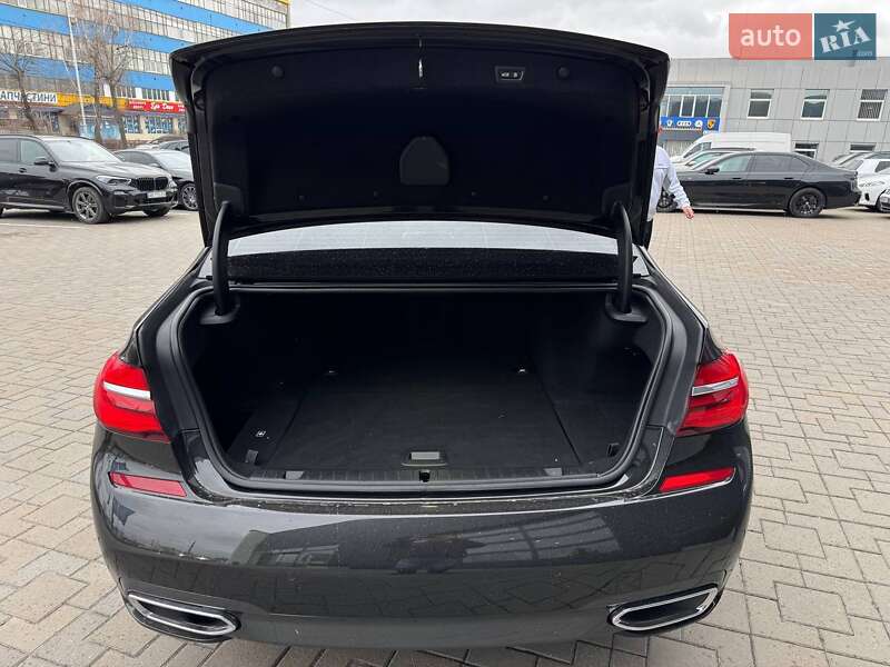 Седан BMW 7 Series 2017 в Виннице