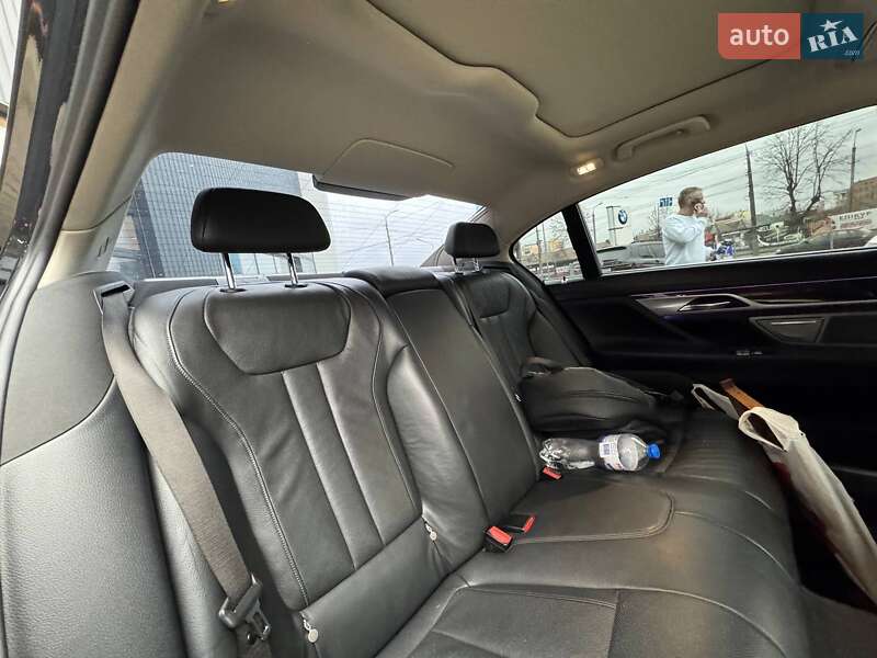 Седан BMW 7 Series 2017 в Виннице