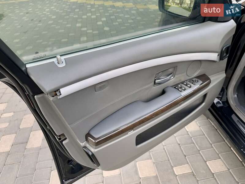 Седан BMW 7 Series 2003 в Одессе