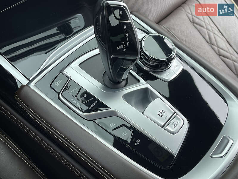 Седан BMW 7 Series 2020 в Ровно