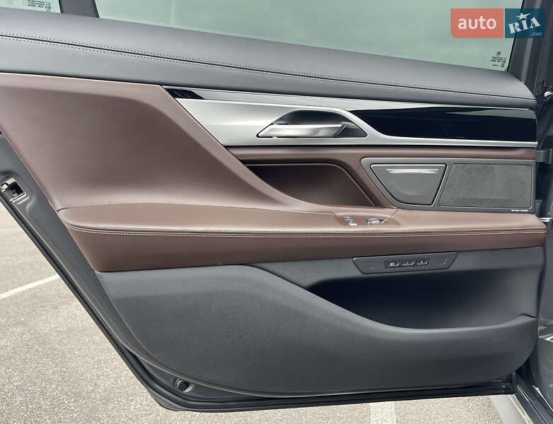 Седан BMW 7 Series 2020 в Ровно