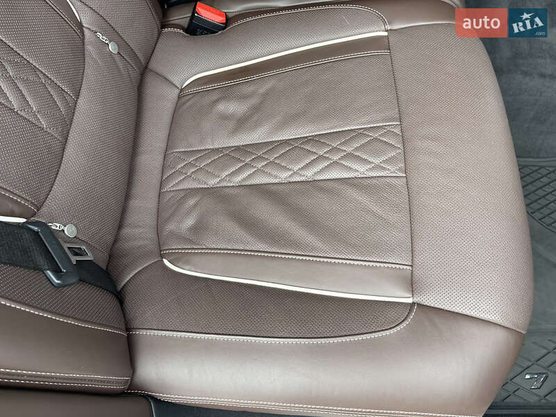 Седан BMW 7 Series 2020 в Ровно