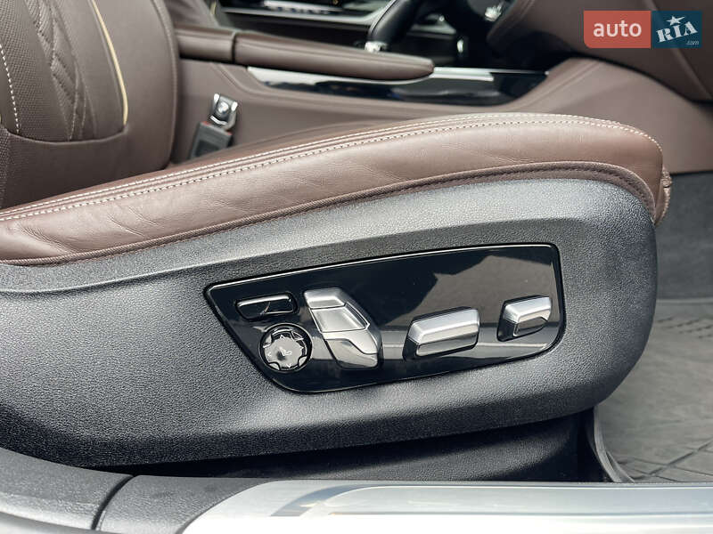 Седан BMW 7 Series 2020 в Ровно