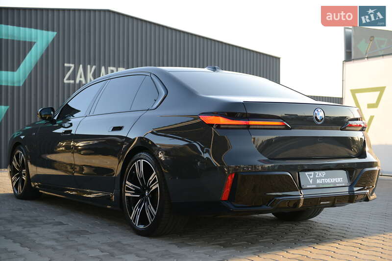 Седан BMW 7 Series 2023 в Мукачево