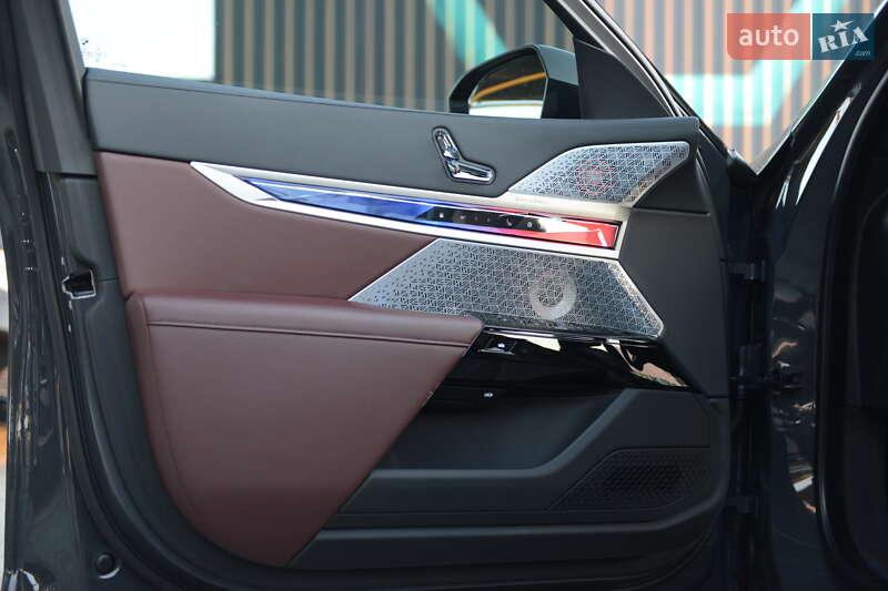 Седан BMW 7 Series 2023 в Мукачево